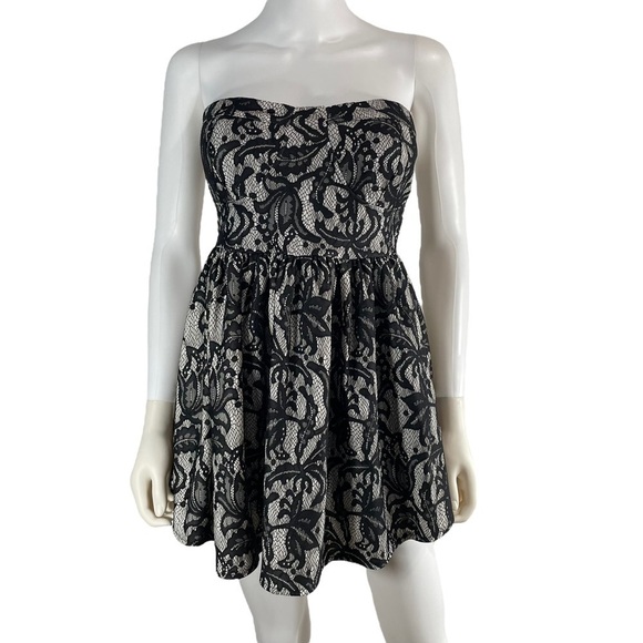 Charlotte Russe Sleeveless Strapless Mini Lace Cocktail Dress Black White Small - Picture 1 of 11